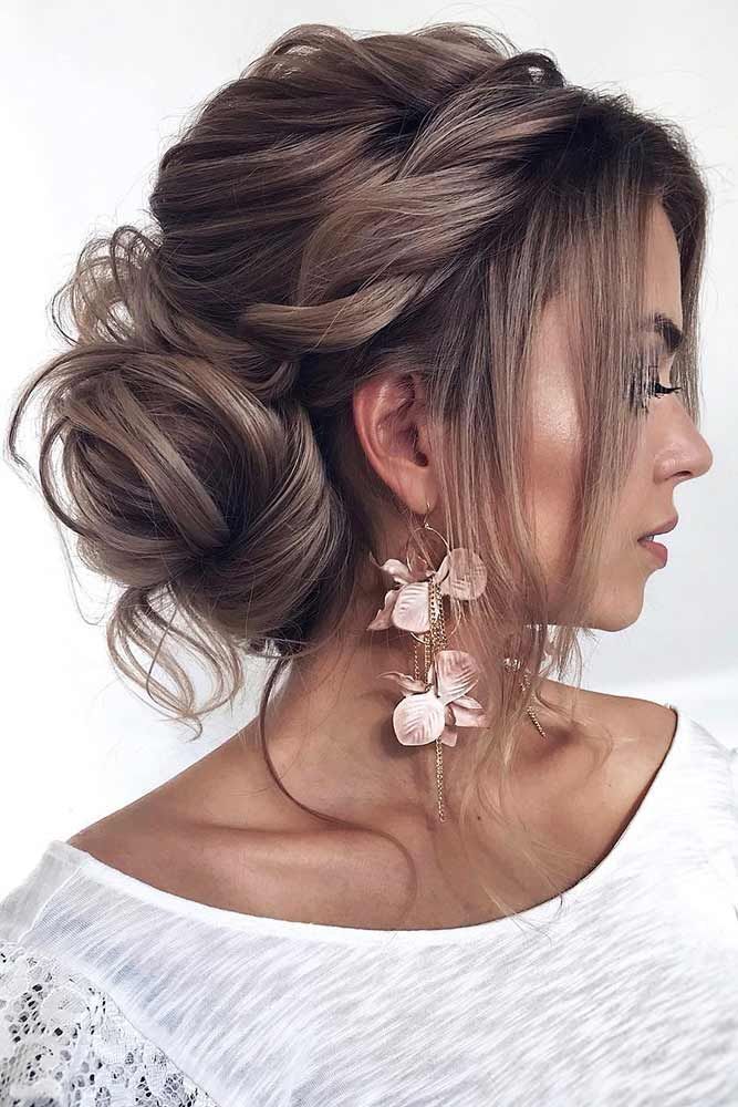 Long threads earrings with messy bun